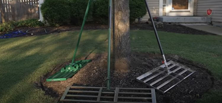How Does a Lawn Leveling Rake Work